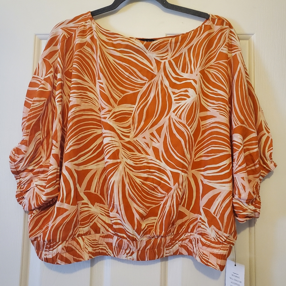 Eloquii Summer Crop Blouse w/fun print Size 16